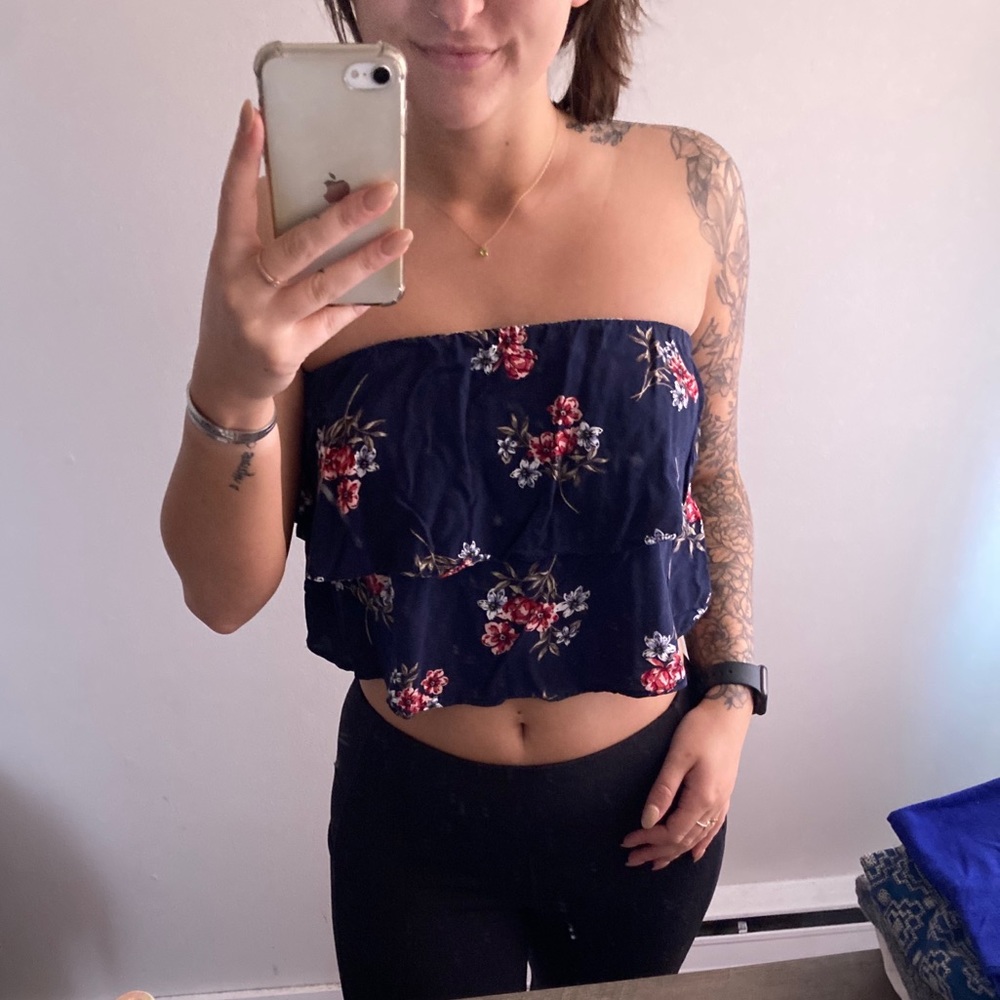 Floral strapless crop top
